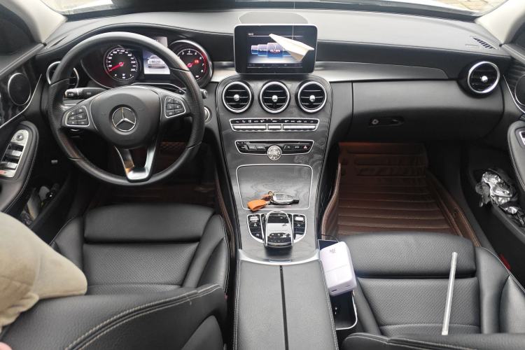 Used Mercedes-Benz C-Class 2017 C 200 L Sport Edition Center Console