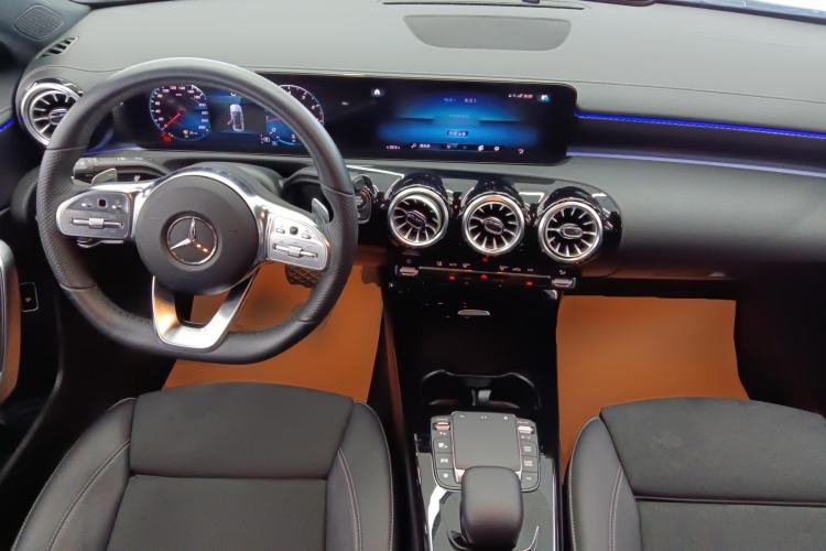 Used Mercedes-Benz A-Class 2022 Revised Version A 200 L Sport Sedan Fashionable Style