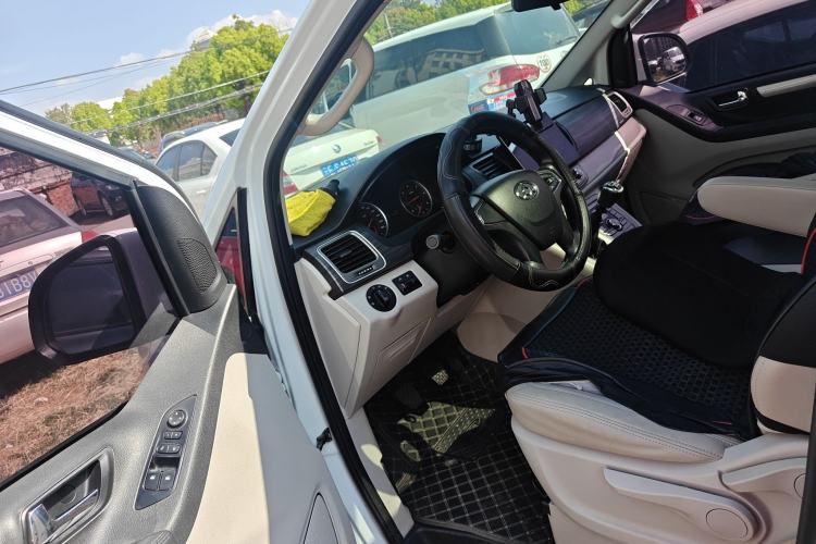 Used SAIC MAXUS G10 2018 PLUS 1.9T Manual Elite Edition Diesel
