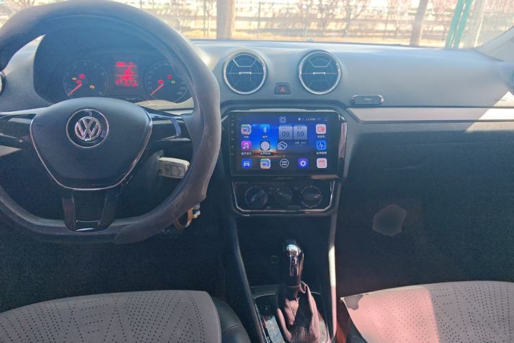 Used Volkswagen Jetta 2017 1.5L Automatic Comfort Model Center Console