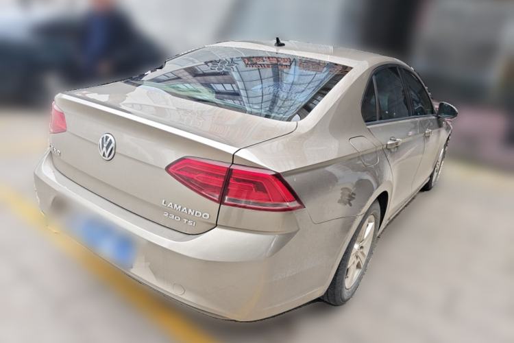 Used Volkswagen Lamando 2015 230TSI DSG Fashion Edition
