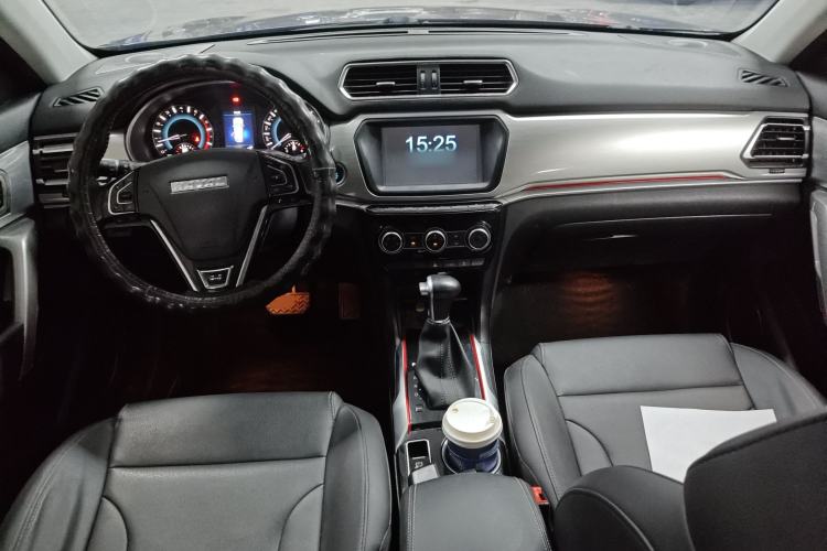 Used Haval H2 2017 Blue Label 1.5T Automatic Two-Wheel Drive Luxury Model Center Console
