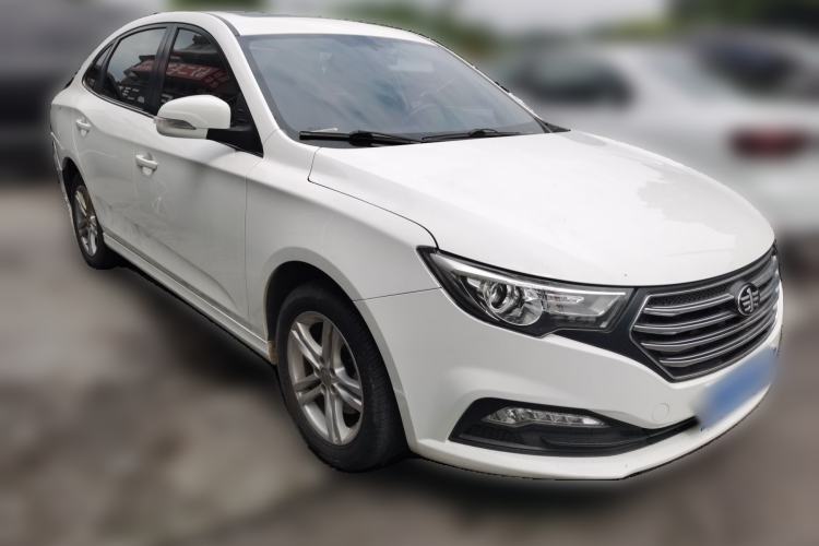 Used Bestune B30 2016 1.6L manual luxury version Front Right 45 Deg