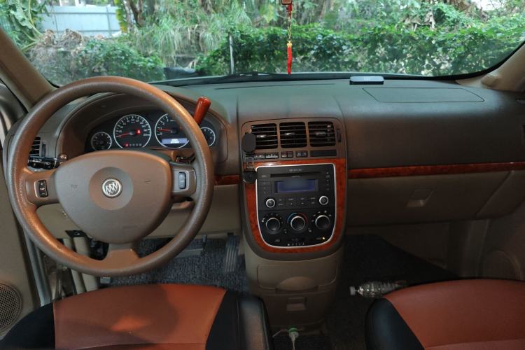 Used Buick GL8 2011 2.4L CT Comfort Edition
