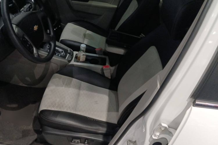 Used Chevrolet Captiva 2015 2.4L Two-Wheel Drive Urban Version 5 Seats