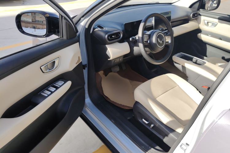 Used Wuling Bingo PLUS 2024 401 km Flagship Edition Four-Seater Version
