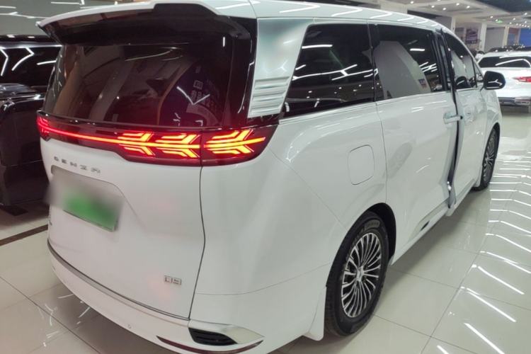 Used Denza D9 2022 DM-i 970 Four-Wheel Drive Prestige Model Rear Right 45 Deg