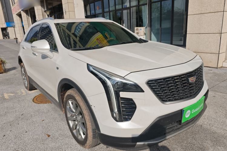 Used Cadillac XT4 2020 28T Two-Wheel-Drive Leading Version Front Right 45 Deg