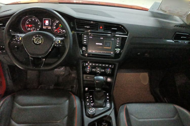 Used Volkswagen Tiguan L 2017 380TSI Automatic All-Wheel Drive Supreme Flagship Edition Center Console