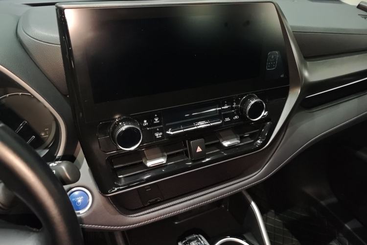 Used Toyota Highlander 2022 Dual-Engine 2.5L Two-Wheel Drive Elite Edition 7-Seater Audio And AC Panel