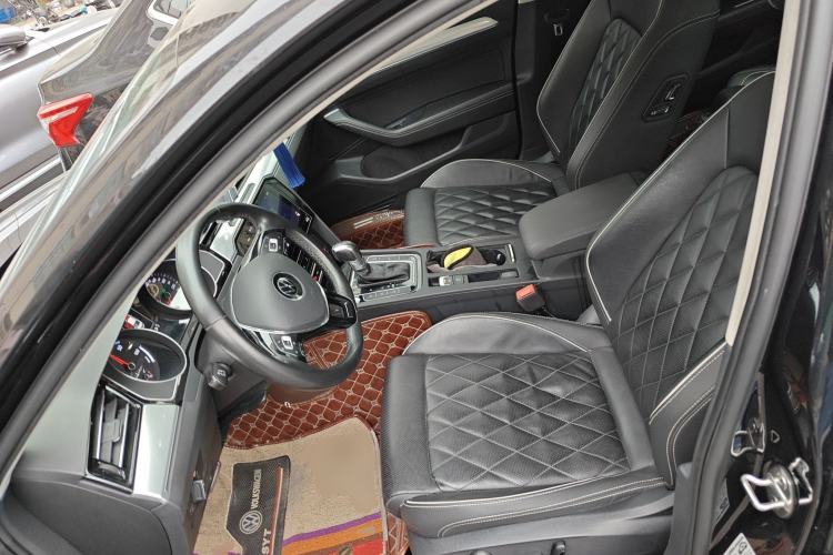 Used Volkswagen Magotan GTE Plug-in Hybrid 2020 GTE Luxury Model Left Front Seat