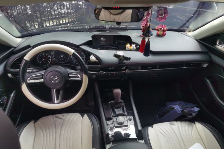 Used Mazda 3 Axela 2023 2.0L Automatic ZhiZhen Edition Center Console