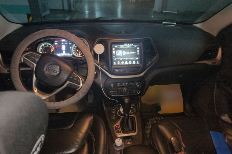 Used Jeep Cherokee 2016 2.4L Superior Edition
