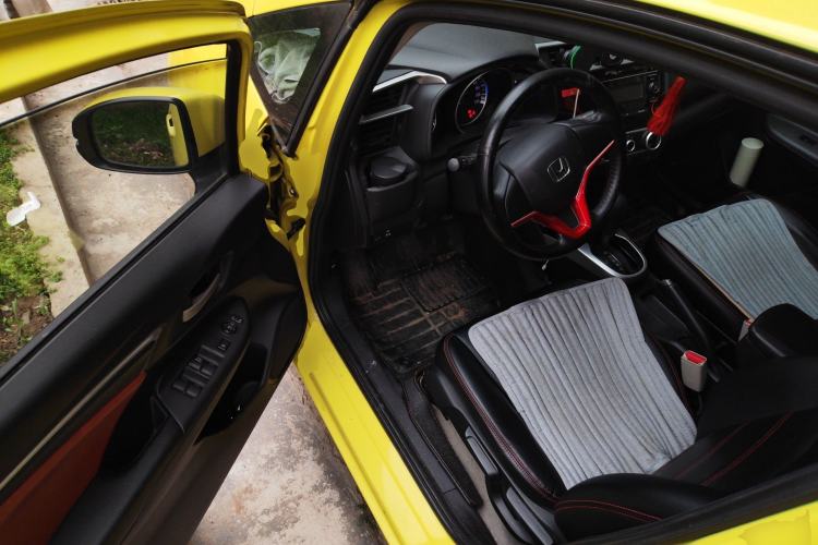 Used Honda Fit 2014 1.5L EX CVT Elite Model Driver Seat