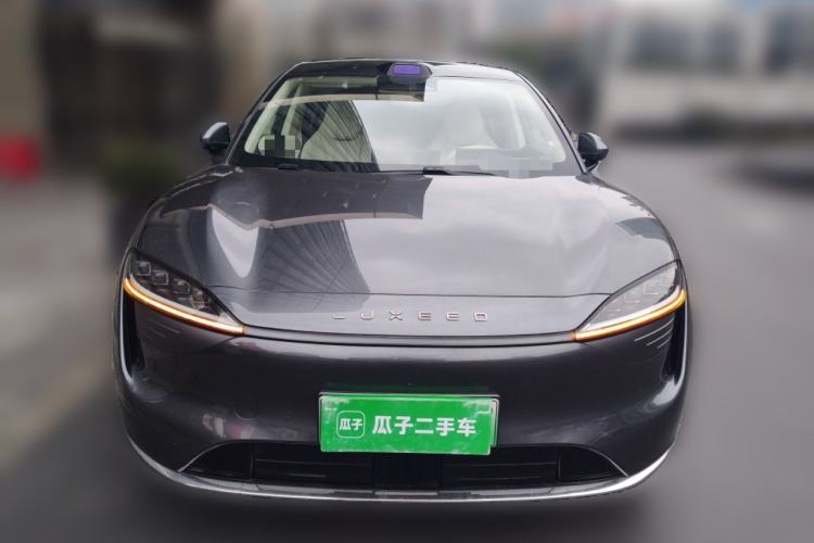 Used Hima Luxeed R7 2024 All-Electric 802 km Max Front