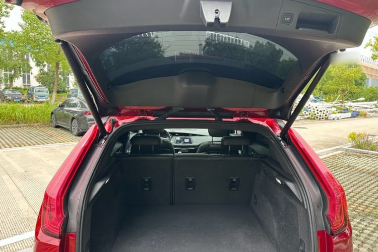 Used Cadillac XT4 2022 28T Two-Wheel-Drive Luxury Version