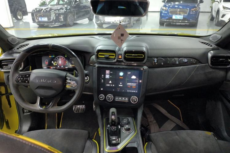 Used Lynk & Co 03 2019 03+ 2.0TD Automatic Wind-Chasing Edition Center Console