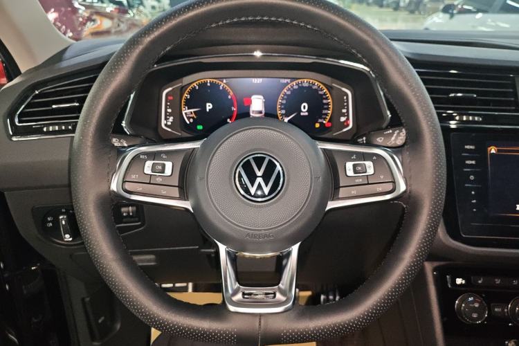 Used Volkswagen Tiguan L 2021 330TSI Automatic Two-Wheel Drive R-Line Enhanced Edition Steering Wheel