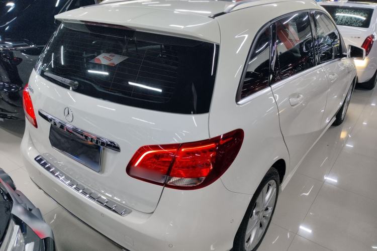 Used Mercedes-Benz B-Class 2017 B 200 Sport Edition Rear Right 45 Deg