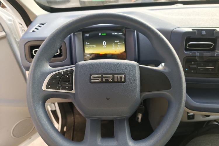 Used SRM New Energy E3L 2026 Model 325 KM CATL 41.86 kWh Smart Luxury 6/9-Seater Passenger Vehicle Interior 1