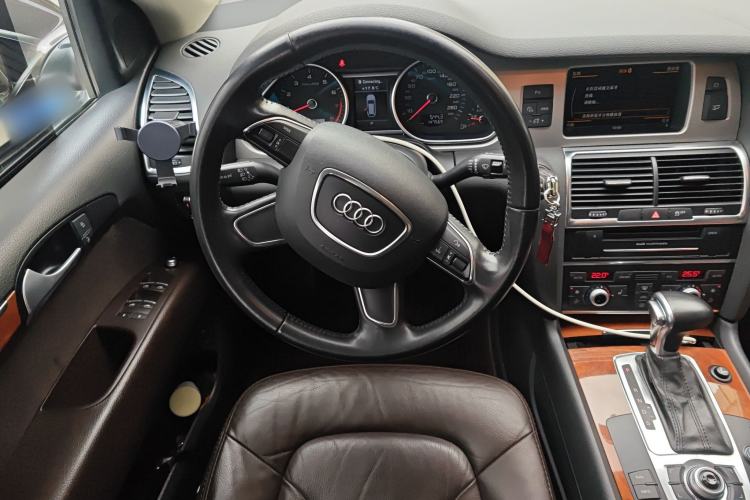 Used Audi Q7 

