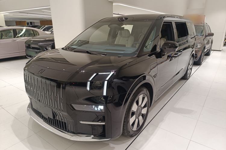 Used Zeekr 009 2024 7-Seater Aisle Version 108 kWh