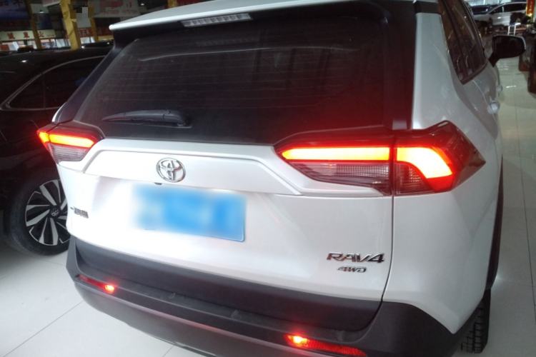 Used Toyota RAV4 2021 2.0L CVT 4x4 Trend Edition
