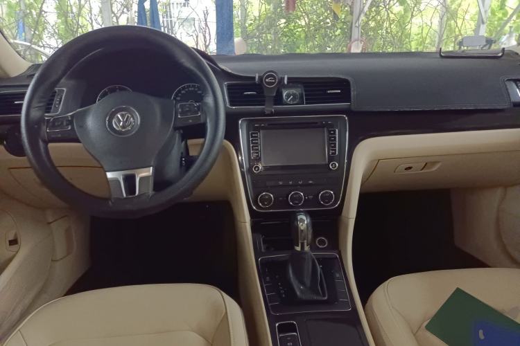 Used Volkswagen Passat 2014 1.4TSI DSG Prestige Edition Center Console