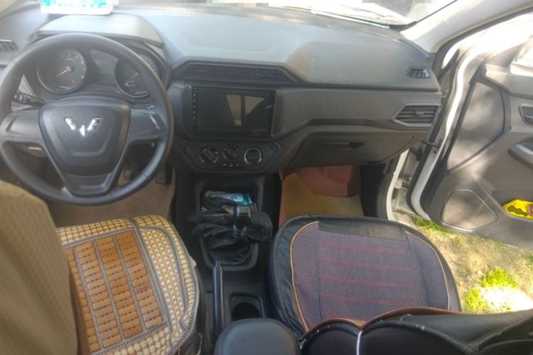 Used Wuling Hongguang 2019 1.5L S Basic Window-Sealed Vehicle China VI LAR
