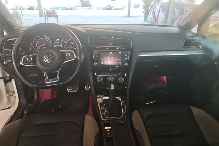Used Volkswagen Golf 2016 1.4TSI Automatic R-Line