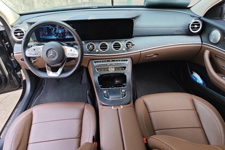 Used Mercedes-Benz E-Class 2019 Restyled E 300 L Sporty and Stylish Edition Center Console