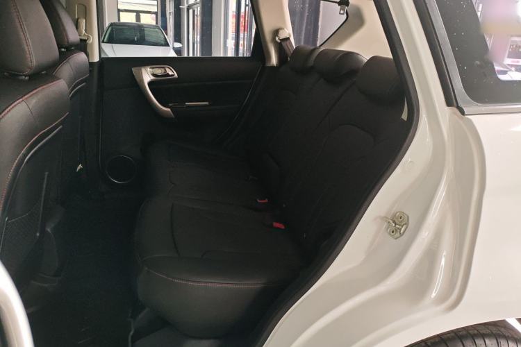 Used Haval H6 2016 Upgraded Model 1.5T Automatic Two-Wheel Drive Elite Version Left Rear Seat