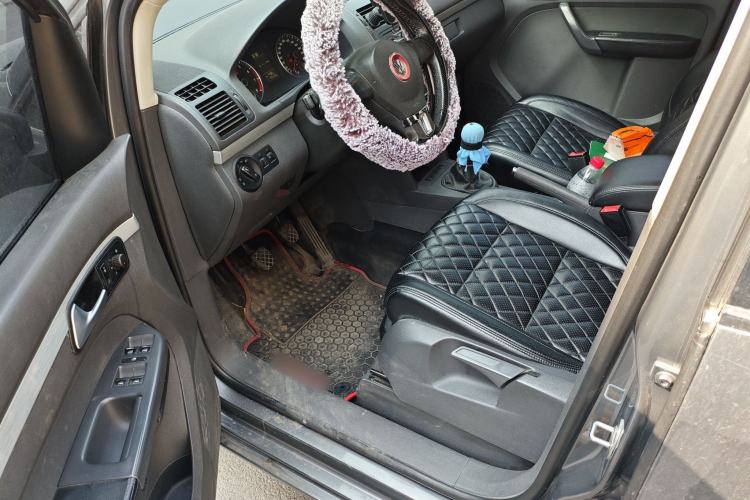 Used Volkswagen Touran 2015 1.4T Manual Fashion Edition 5-Seater Driver Seat