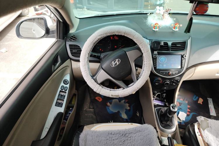 Used Hyundai Verna (older generation) 2014 1.4L Manual Smart GLS Trim
