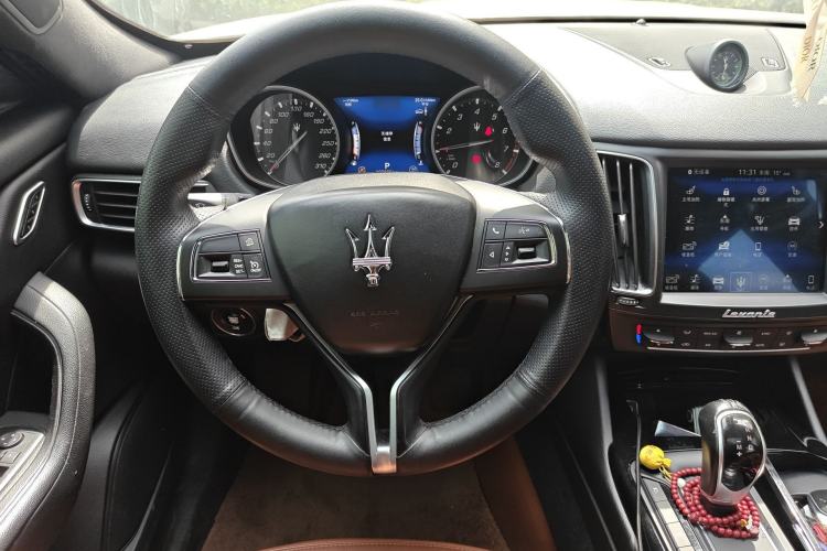 Used Maserati Levante 2018 3.0T Classic Edition Steering Wheel