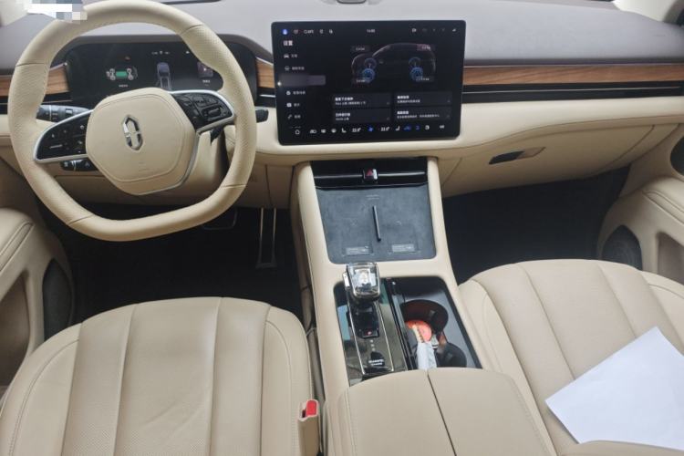 Used Hima AITO M7 2024 1.5T Intelligent Driving 4WD Max Edition 5 Seats Center Console