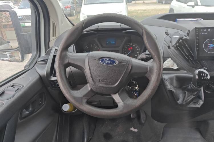 Used Ford Transit 2017 2.0T Diesel Multi-Purpose Commercial Vehicle Short Wheelbase Low Roof China V Standard