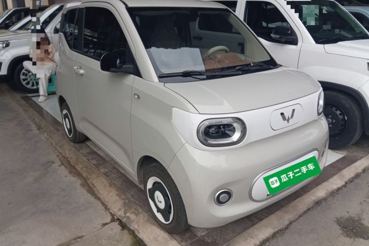 Used Wuling Hongguang MINIEV 2024 3rd Generation 215km Youth Edition Front Right 45 Deg