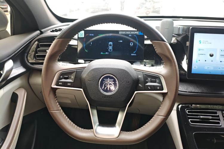 Used BYD Qin PLUS 2024 HONOR Edition DM-i 55KM Leading Model Steering Wheel