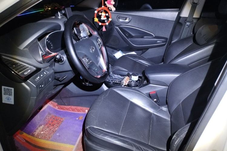 Used Hyundai Grand SantaFe 2013 3.0L 7-Seater Four-Wheel-Drive Comfort Edition
