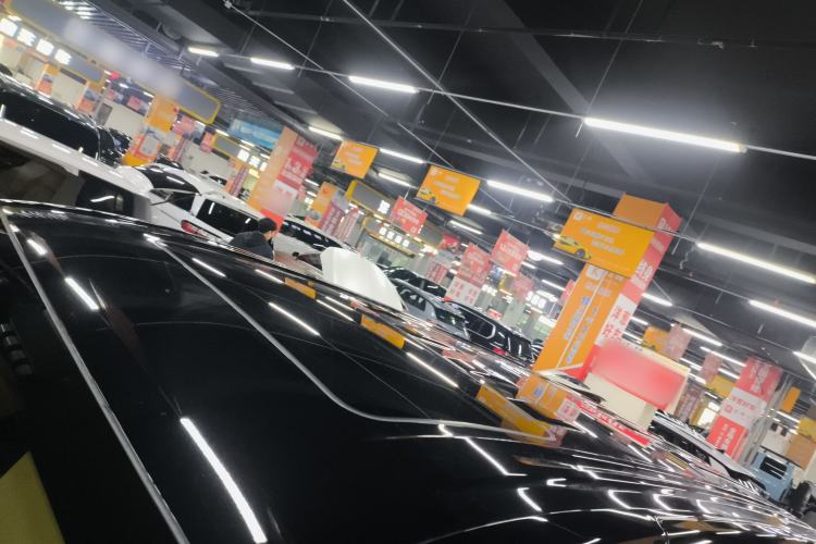 Used VOYAH Dream 2025 PHEV Four-Wheel Drive Excellence Kunpeng Edition