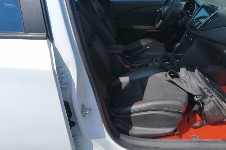 Used Chevrolet Monza 2020 Light Hybrid RS 330T Automatic Thrill Edition Right Front Seat