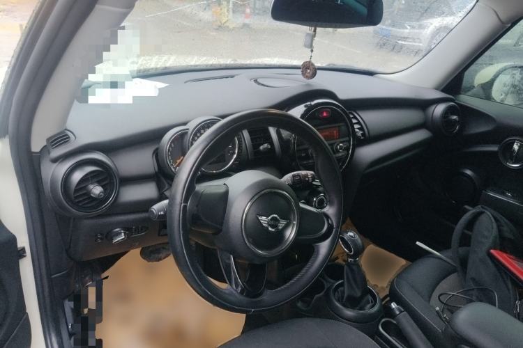 Used MINI 2014 1.2T ONE Center Console