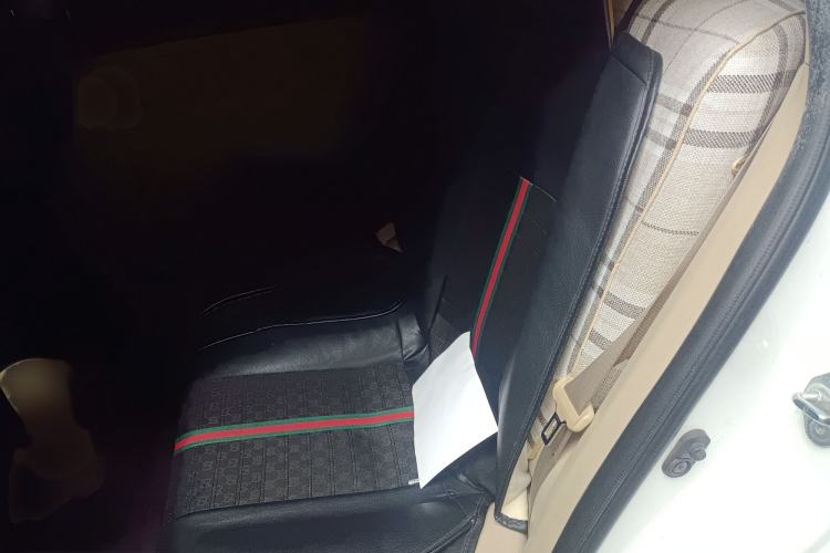 Used Toyota YARiS L Zhi Xuan 2014 1.3E Manual Charm Edition Interior 4