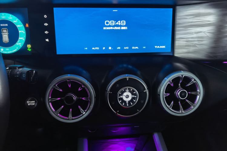 Used Tank 300 2021 City Edition 2.0T—Truly Stylish Audio And AC Panel