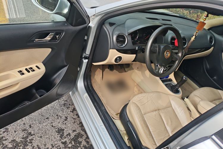 Used Volkswagen Lavida 2011 1.6L Manual - Premium Edition Driver Seat