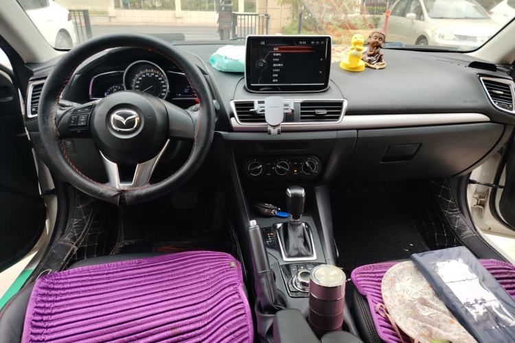 Used Mazda 3 Axela 2016 Sedan 1.5L Automatic Comfort Model Center Console