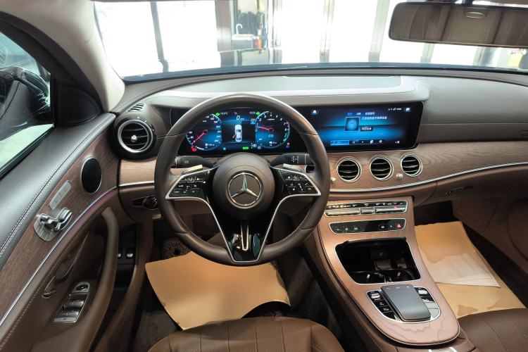 Used Mercedes-Benz E-Class New Energy 2023 E 350 e L Plug-in Hybrid Sedan
