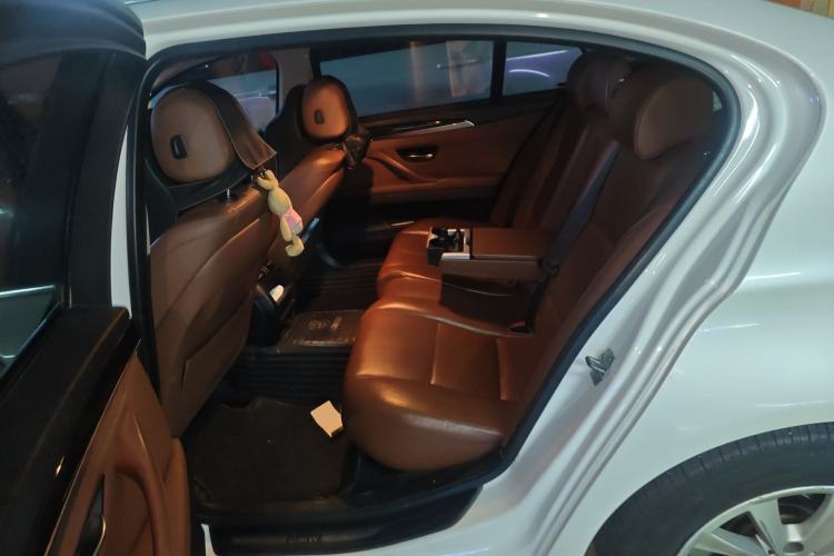 Used BMW 5 Series 2014 520Li Elegant Model
