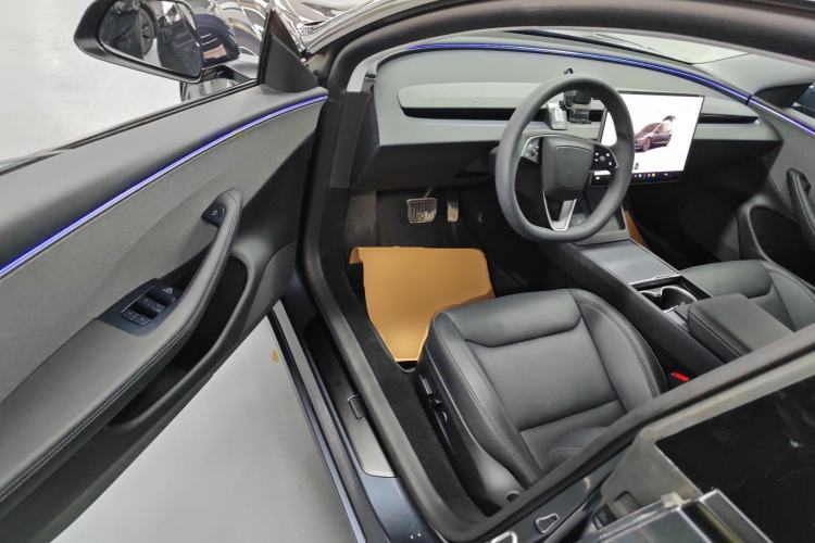 Used Tesla Model 3 2025 Rear-Wheel-Drive Version
